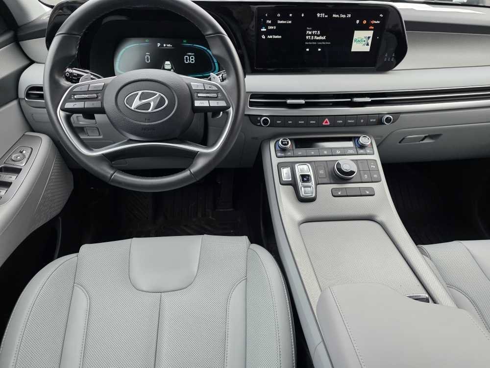 Used 2025 Hyper White Hyundai SEL image 5