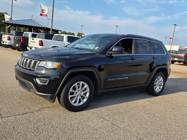 Used 2022 Black Jeep Laredo E image 3