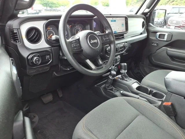 Used 2025 Black Jeep Nighthawk image 16
