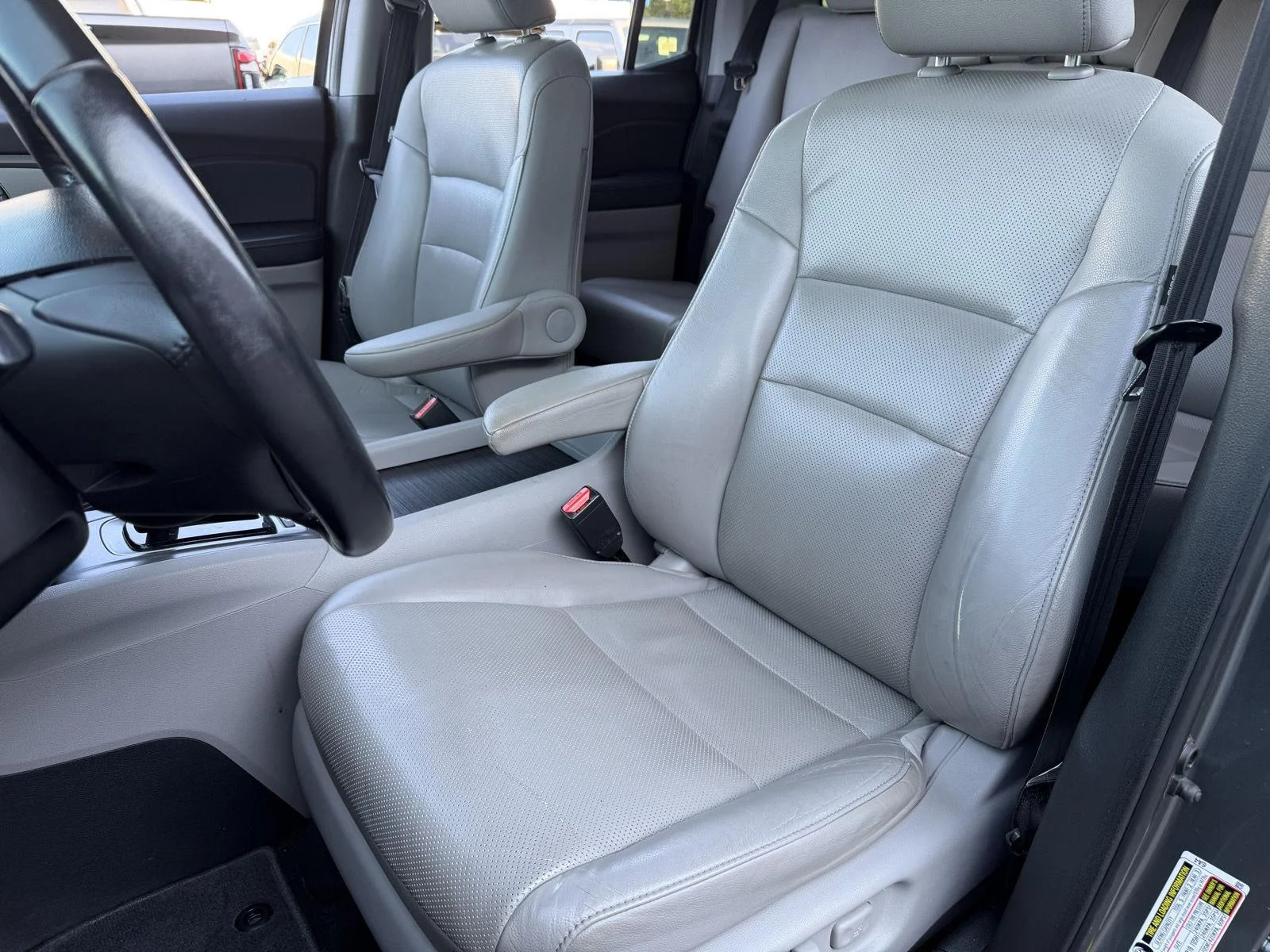 Used 2019 Forest Mist Metallic Honda RTL image 18