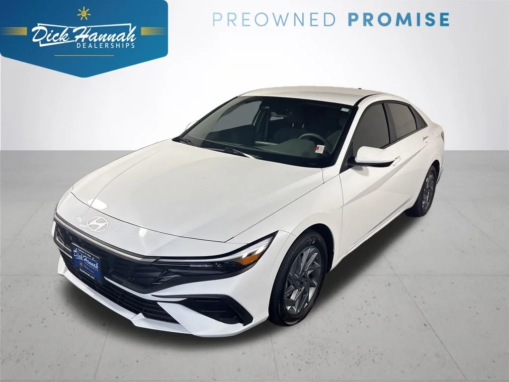 Used 2025 White Hyundai Blue image 1