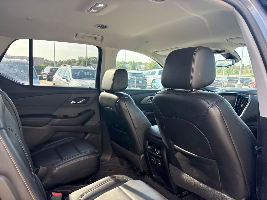 Used 2018 Satin Steel Metallic Chevrolet 3LT image 32