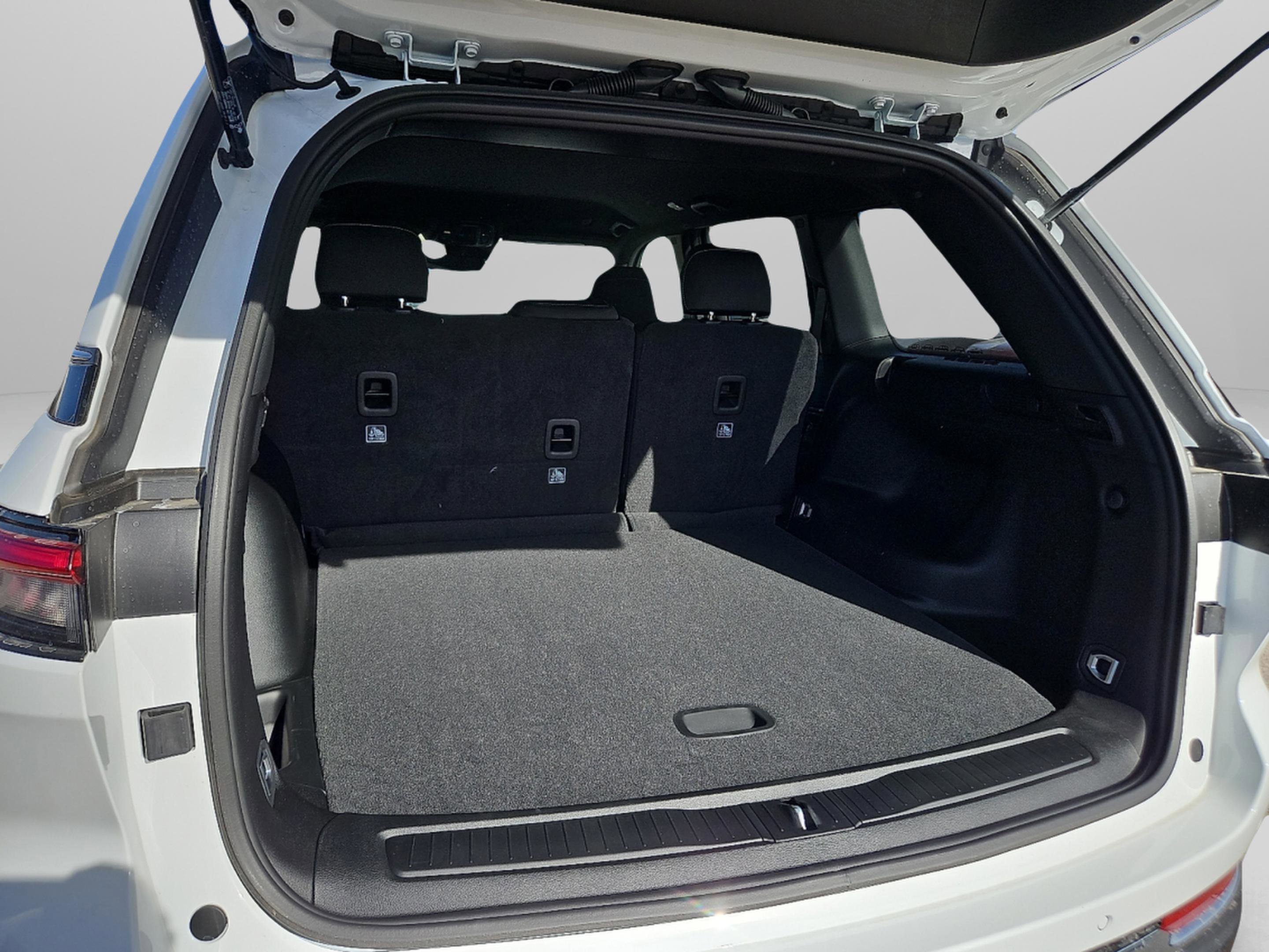 New 2025 Bright White Clear-Coat Exterior Paint Jeep Laredo image 13