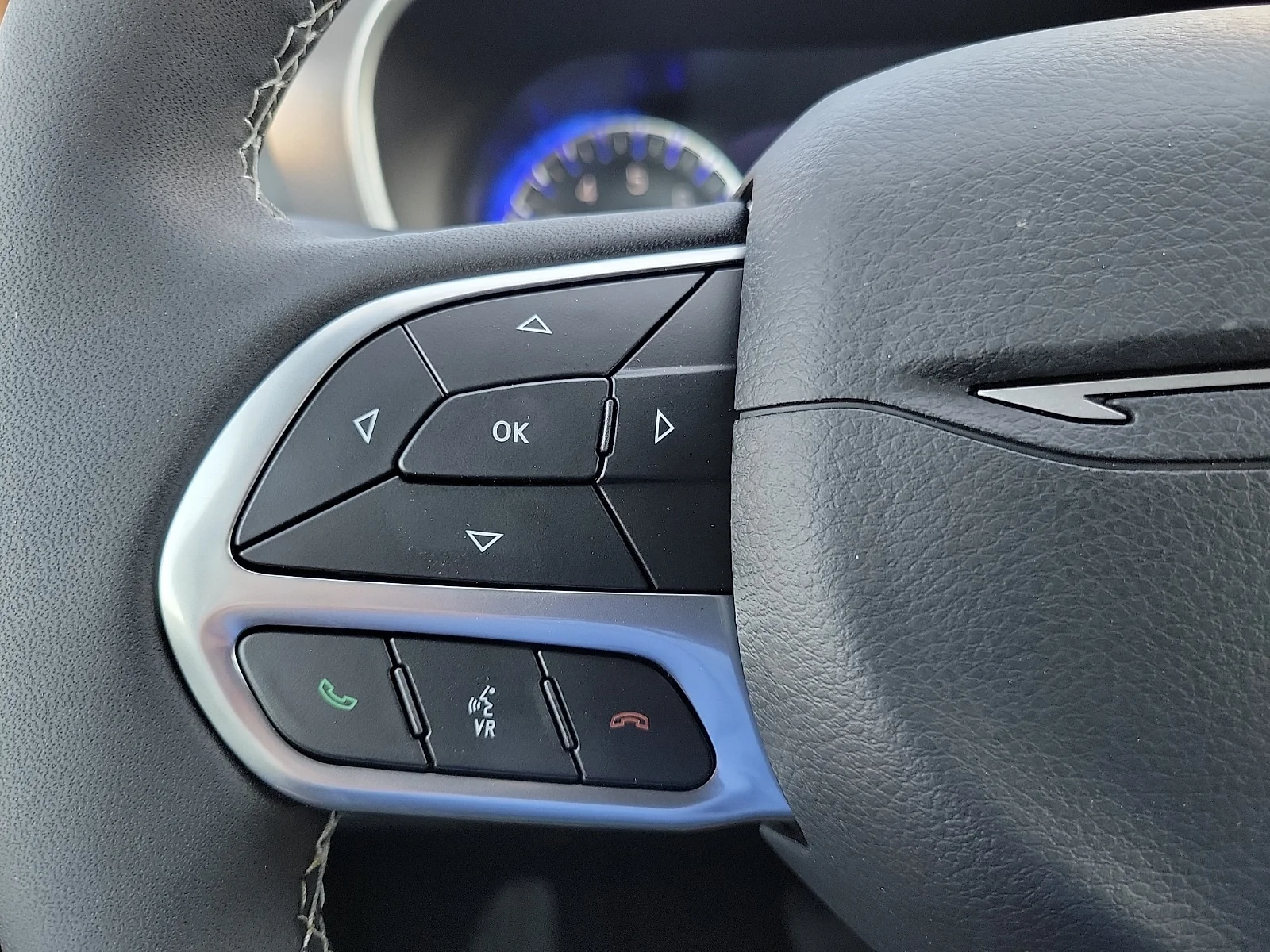 New 2027 Diamond Black Crystal Pearlcoat Chrysler SELECT image 20