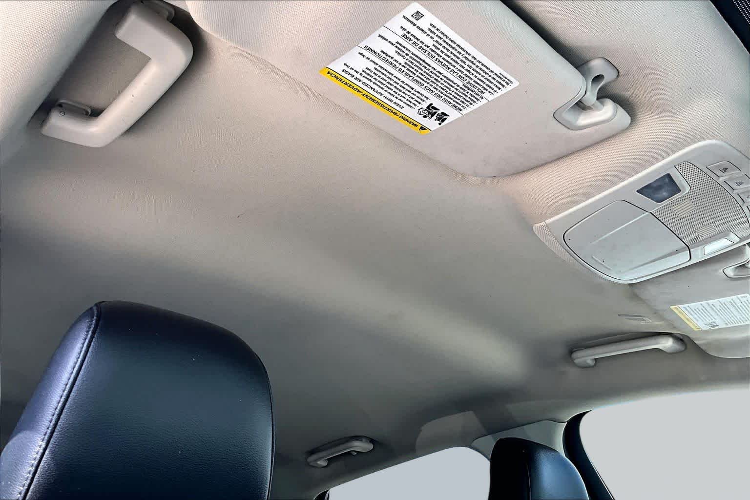 Used 2023 Oxford White Ford SEL image 13