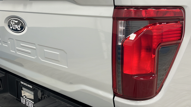 Used 2024 Avalanche Gray Ford XLT image 37