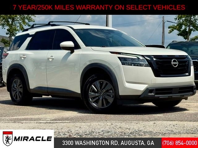 2022 Nissan Pathfinder SV