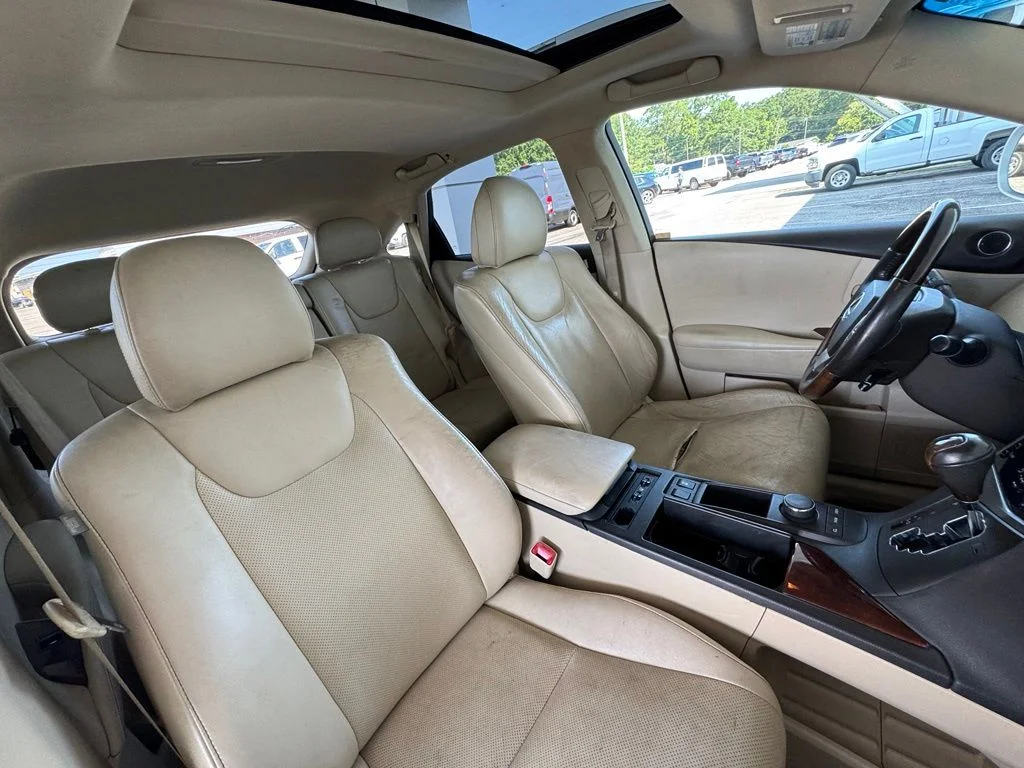 Used 2013 White Lexus 350 image 17