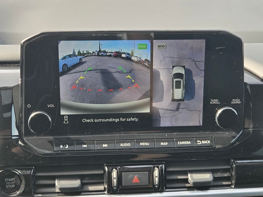 Used 2025 Black Nissan Platinum image 31