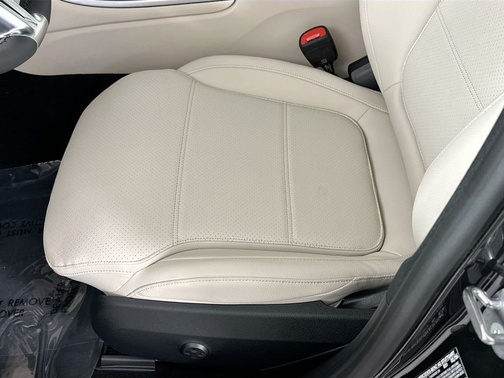 New 2026 Graphite Grey Metallic Mercedes-Benz C 300 image 19