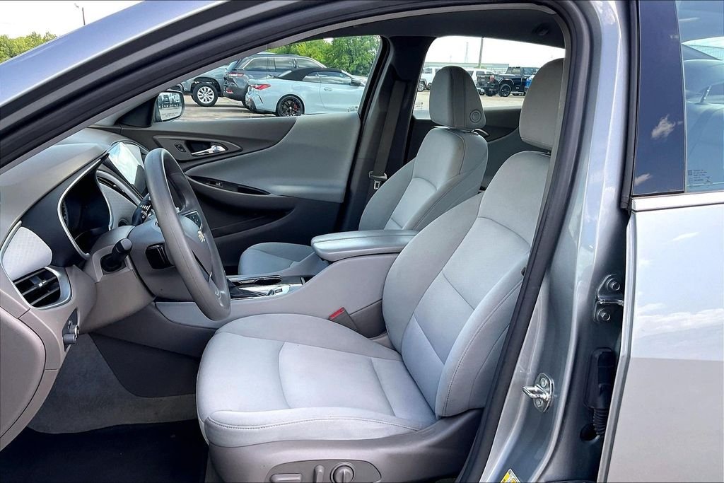 Used 2024 Gray Chevrolet LT image 18