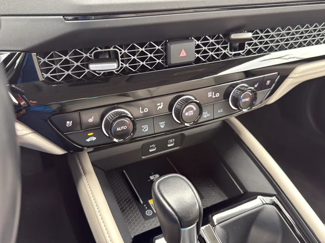 Used 2023 White Honda Touring image 20