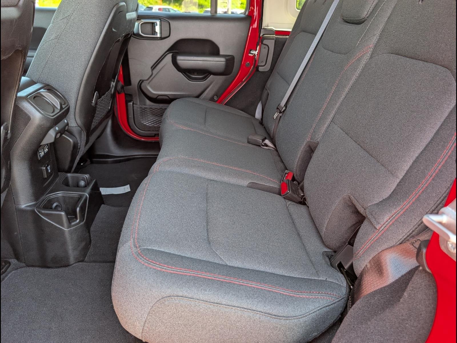 2025 Jeep Wrangler 4-Door Rubicon - Photo 12