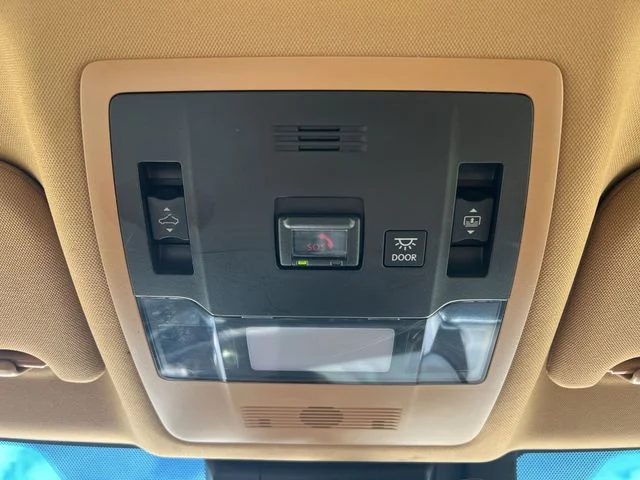 Used 2022 White Lexus 350 image 33