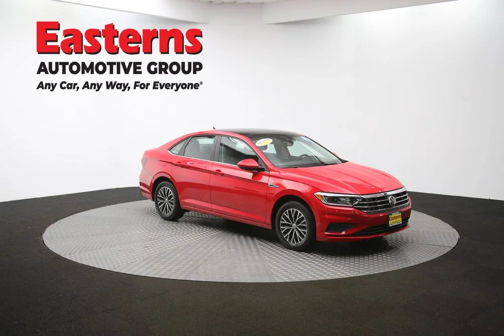 Used 2019 Red Volkswagen SEL image 49