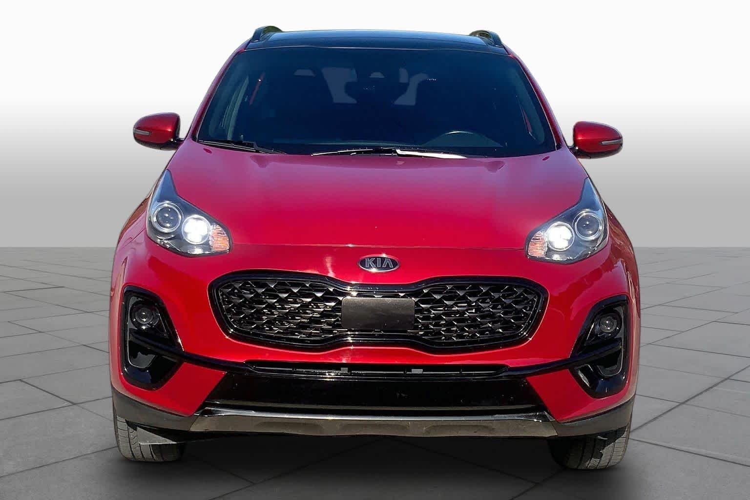 Used 2022 Hyper Red Kia Nightfall image 4