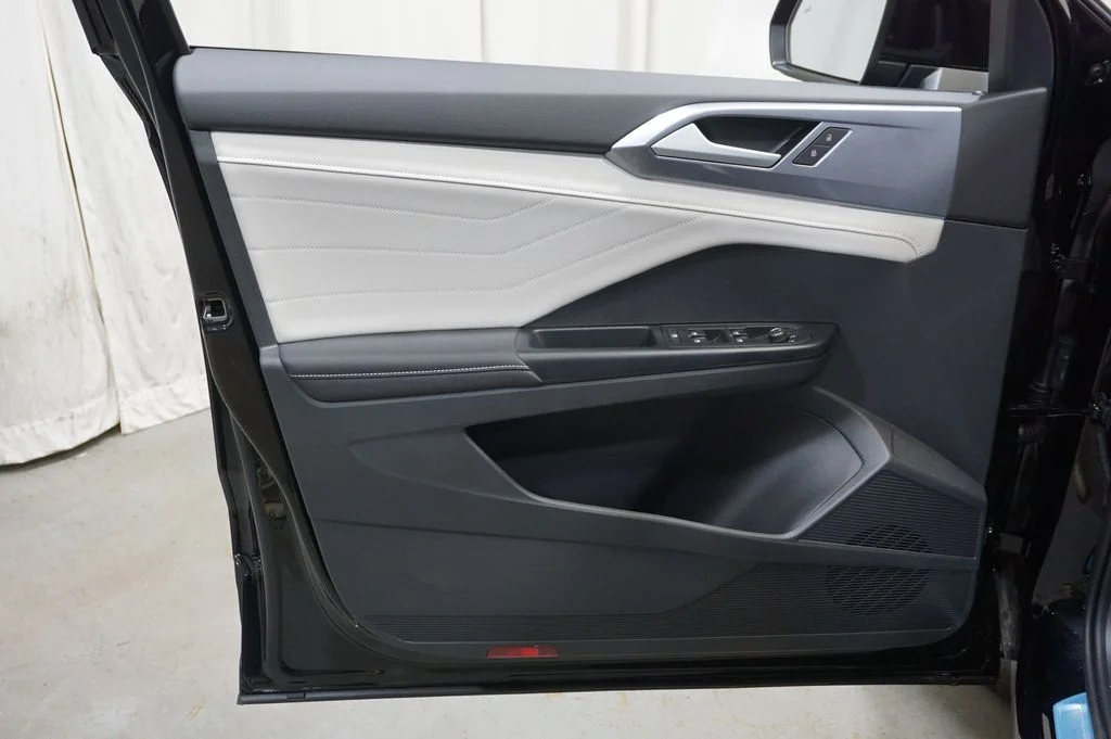 New 2026 Black Volkswagen 1.5T SEL image 21