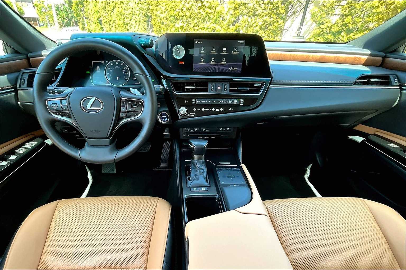 Certified Used 2022 MOONBEAM BEIGE MET. Lexus  image 14