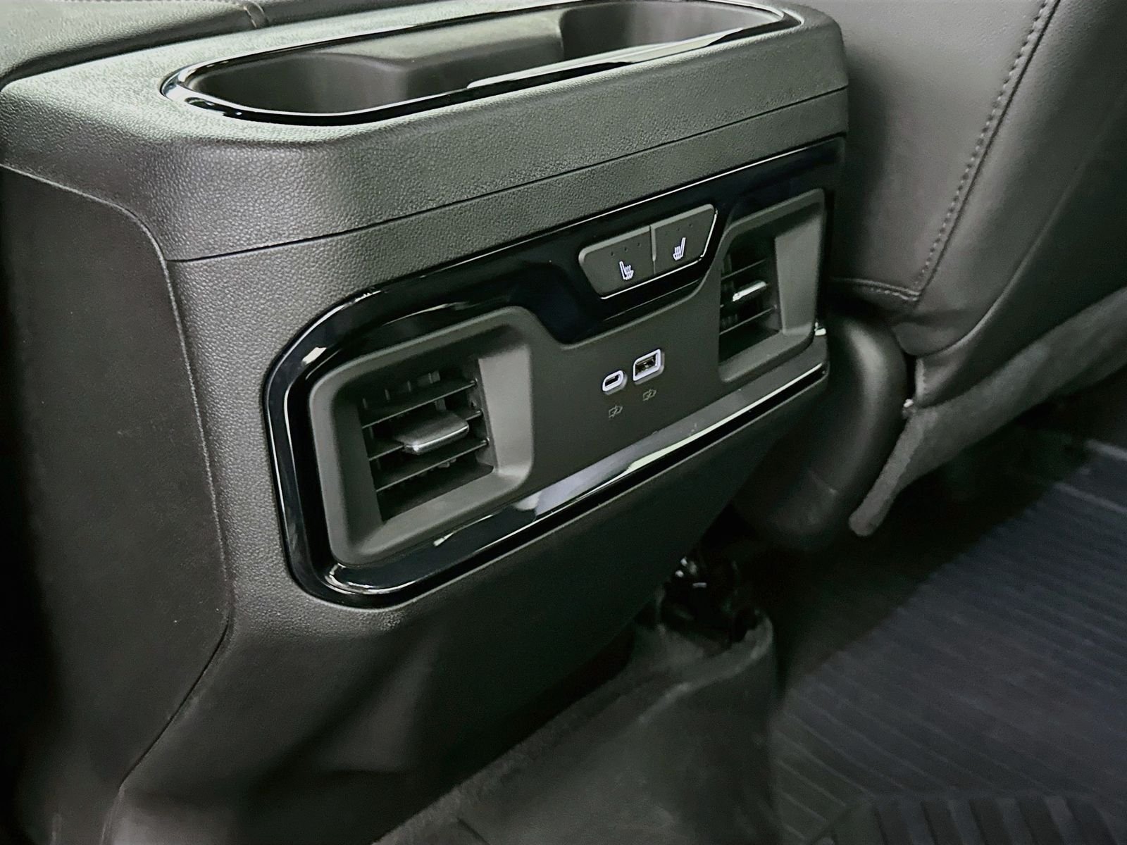 Used 2022 Summit White GMC AT4 image 26