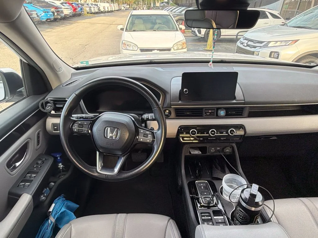 Used 2024 White Honda Touring image 8