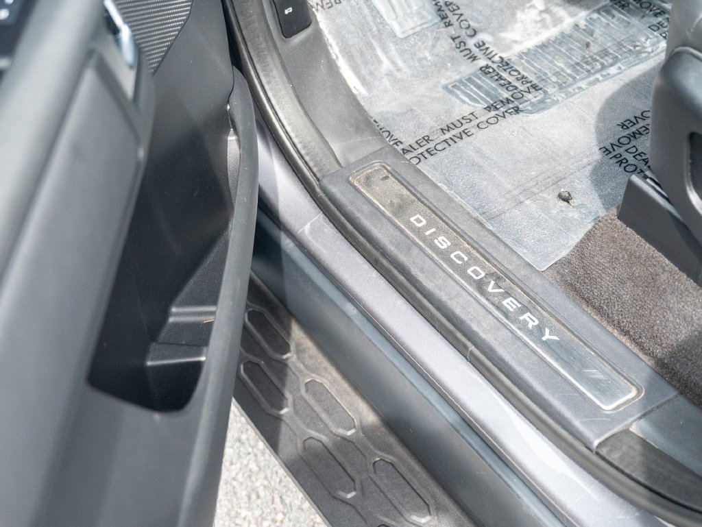 Used 2024 Gray Land Rover Dynamic SE image 18