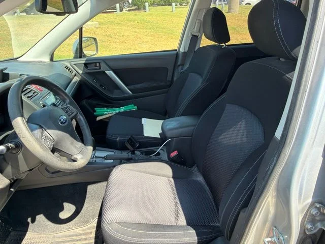 Used 2014 Silver Subaru 2.5i Premium image 10