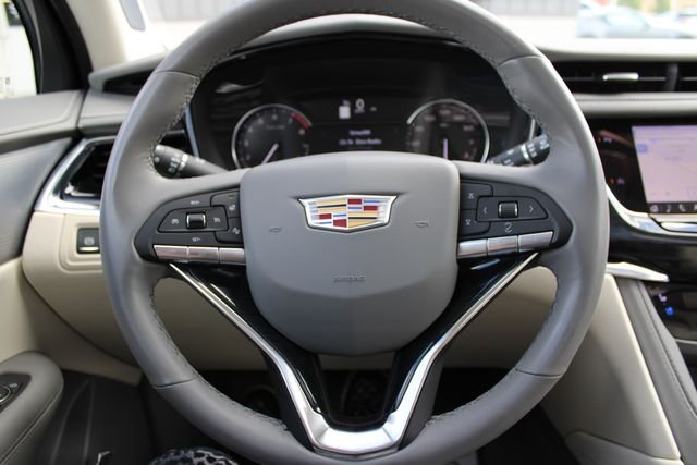Used 2025 Silver Cadillac Premium Luxury image 15