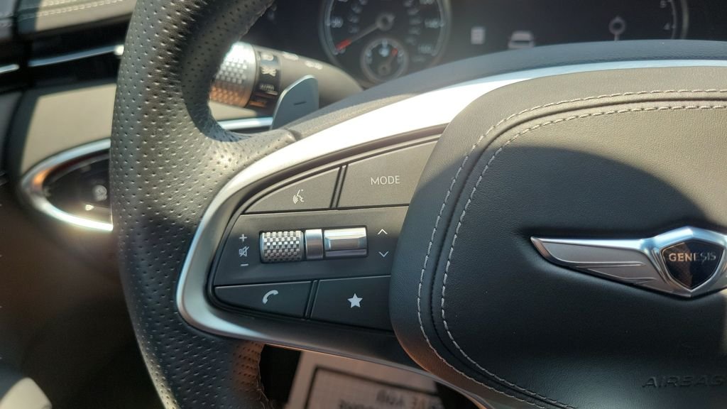 Used 2025 White Genesis 3.5T Sport image 21