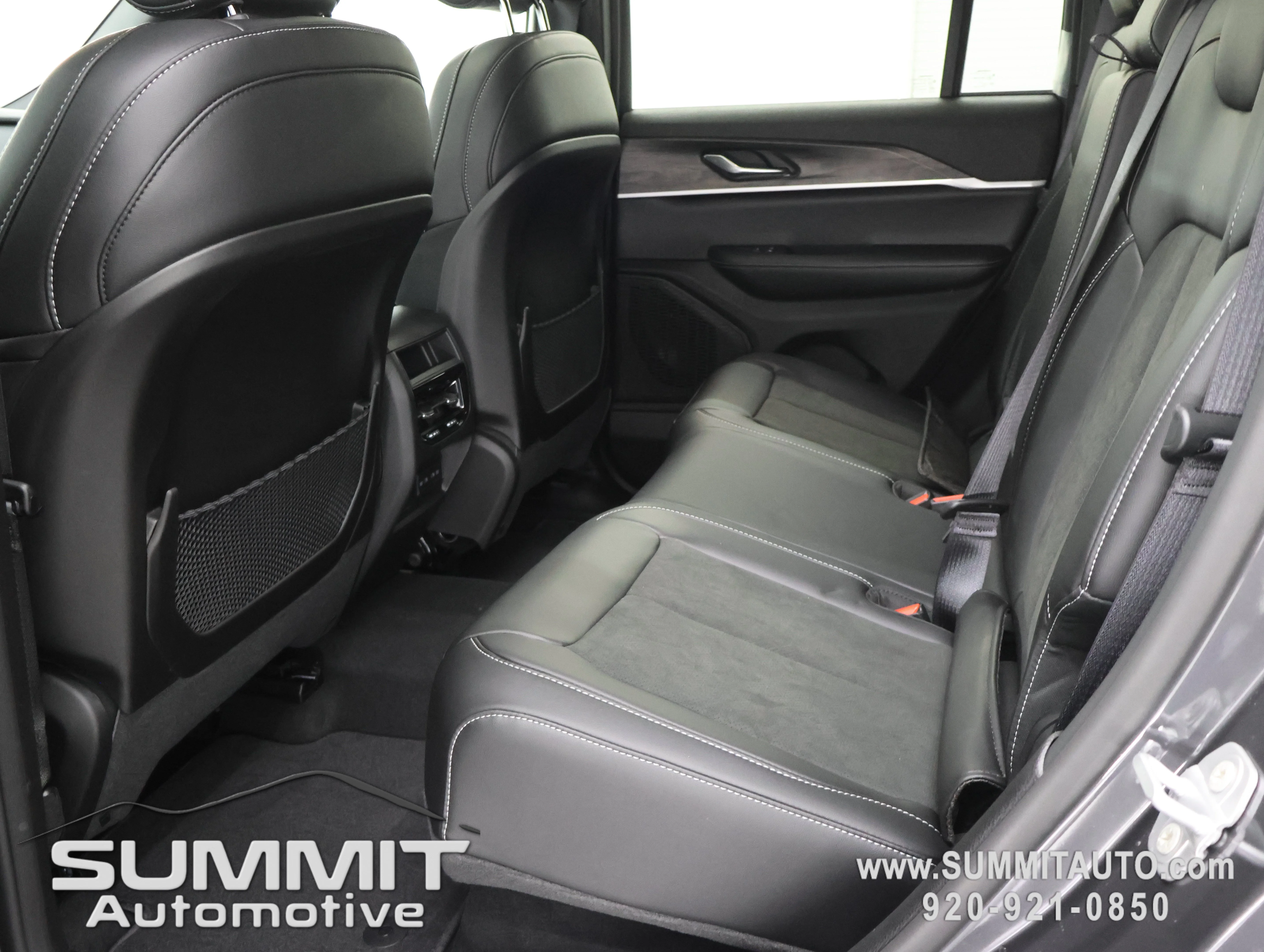 New 2026 Baltic Gray Metallic Clearcoat Jeep Altitude image 37