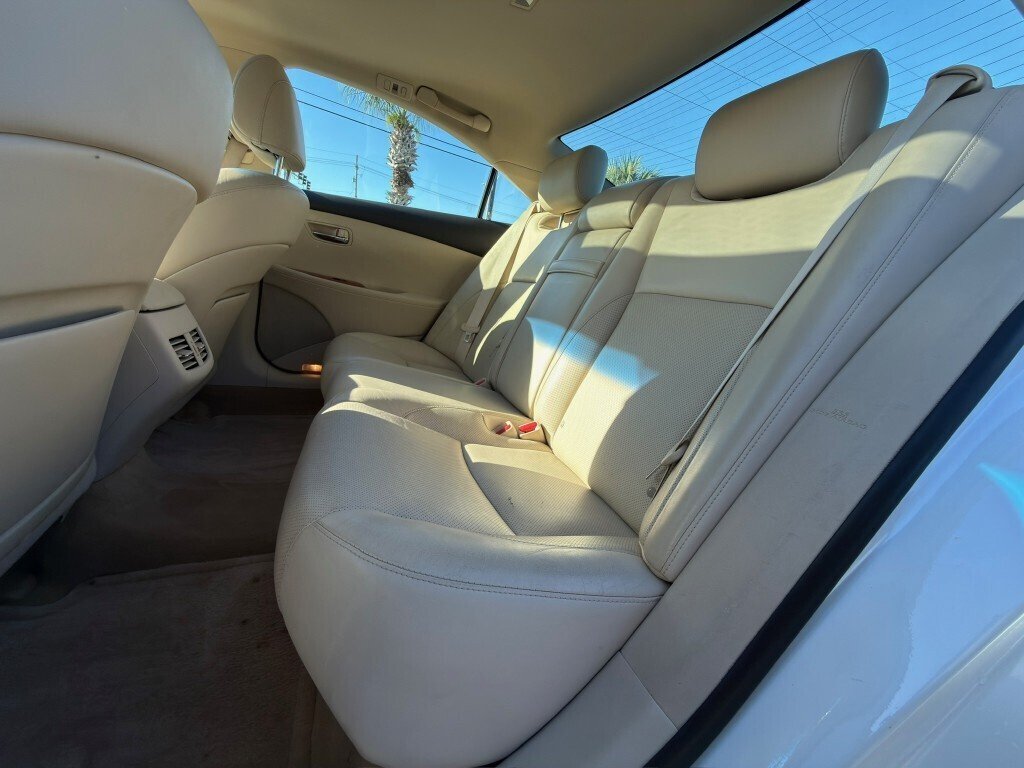 Used 2012  Lexus Base image 11