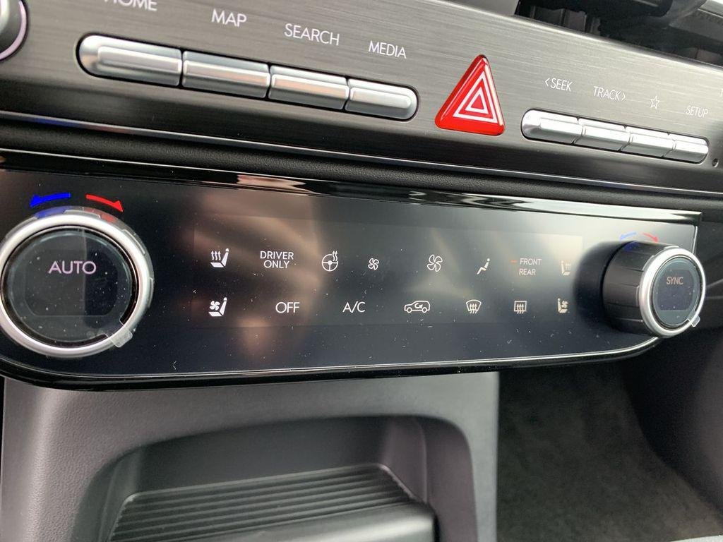 New 2026 White Hyundai SEL Premium 7P image 20