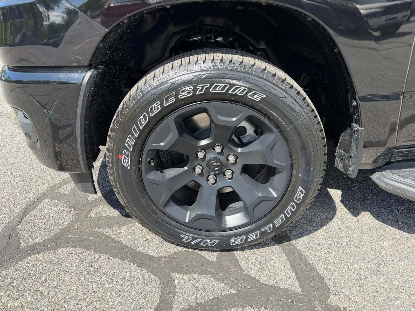 New 2026 Diamond Black Crystal Pearl-Coat Exterior Paint RAM Express image 9