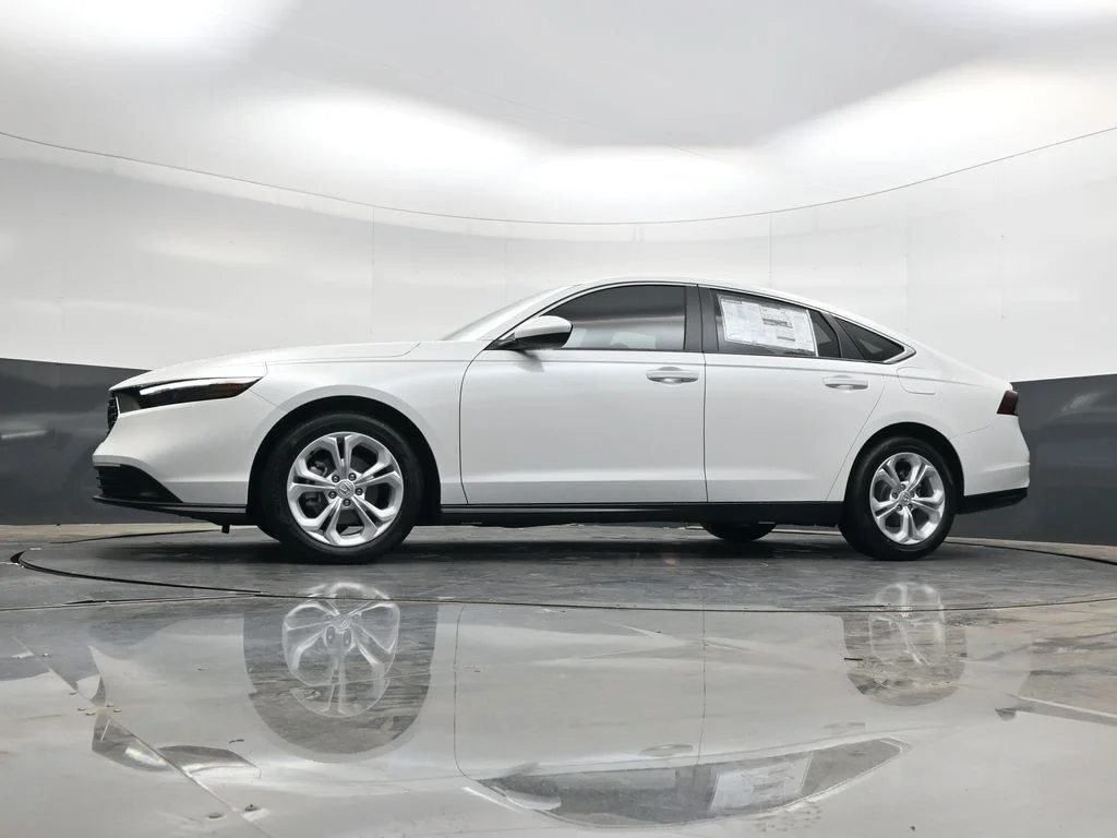 New 2026 Platinum White Pearl Honda LX image 39
