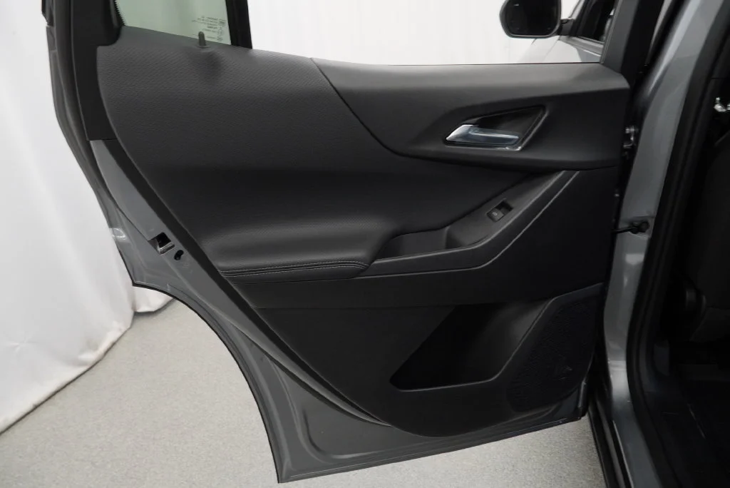 New 2027 Sterling Gray Metallic Chevrolet LT image 24