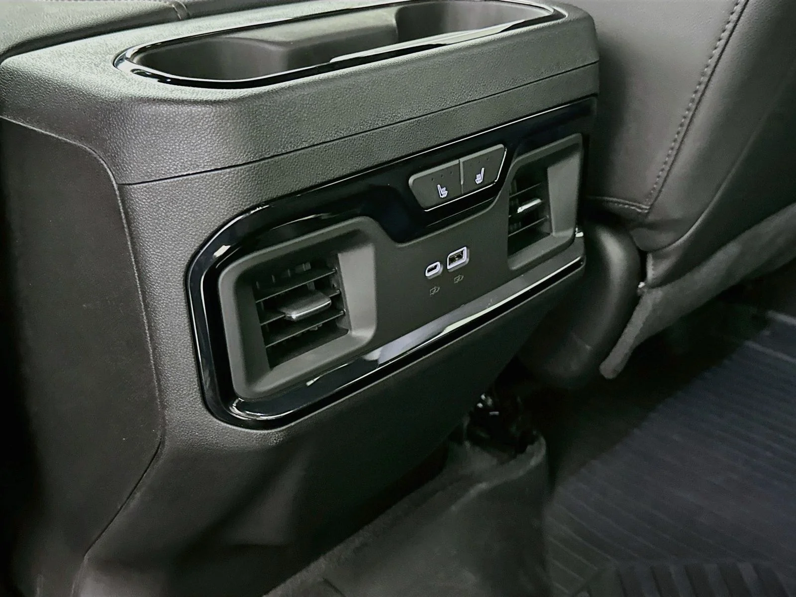 Used 2022 Summit White GMC AT4 image 26