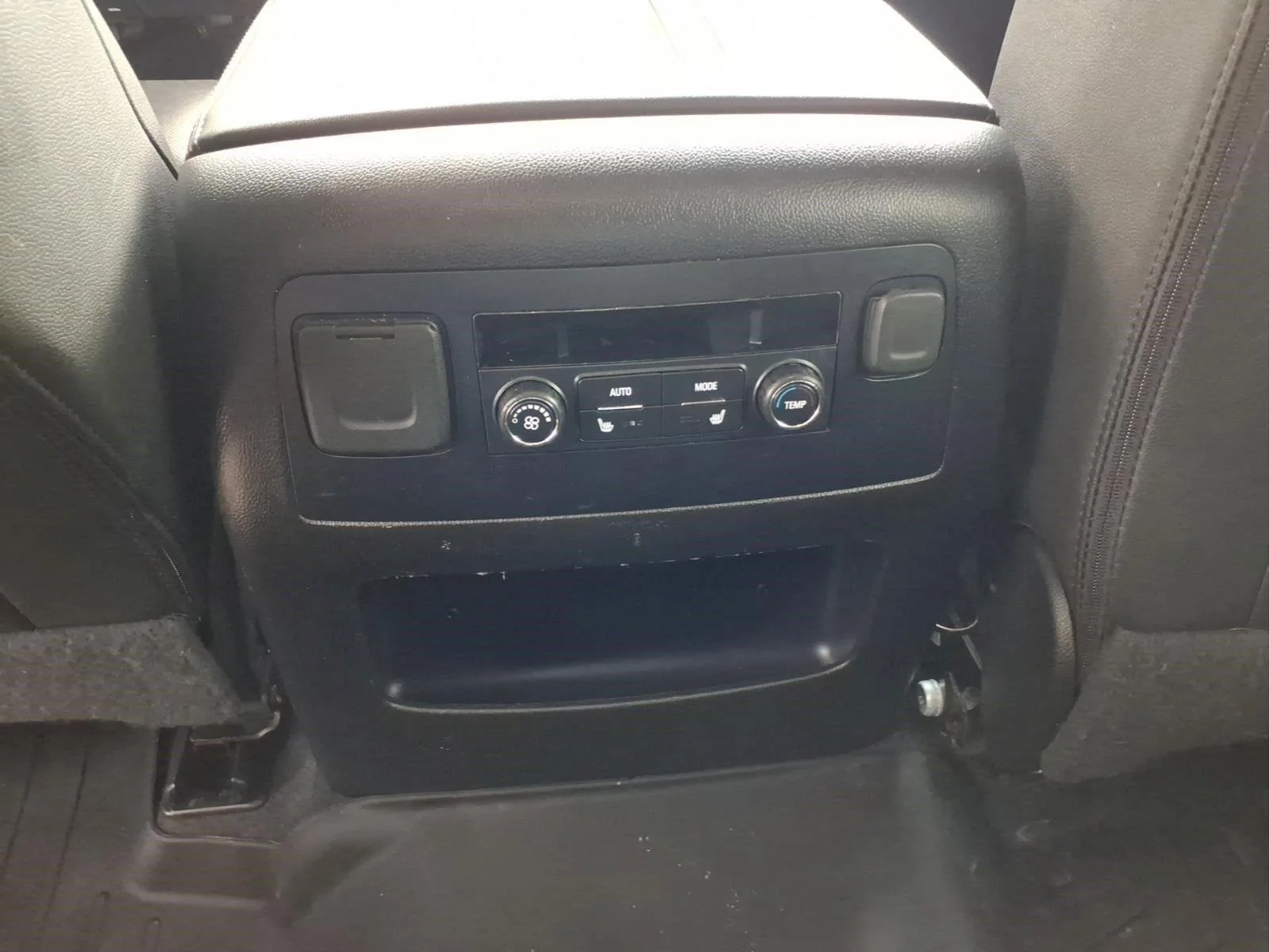 Used 2019 ONYX BLACK GMC SLT image 13