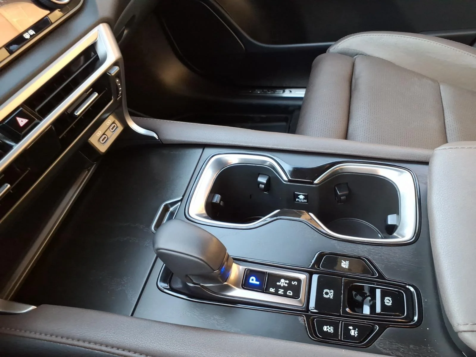 Used 2024 Cloudburst Gray Lexus RX 350h Luxury image 21