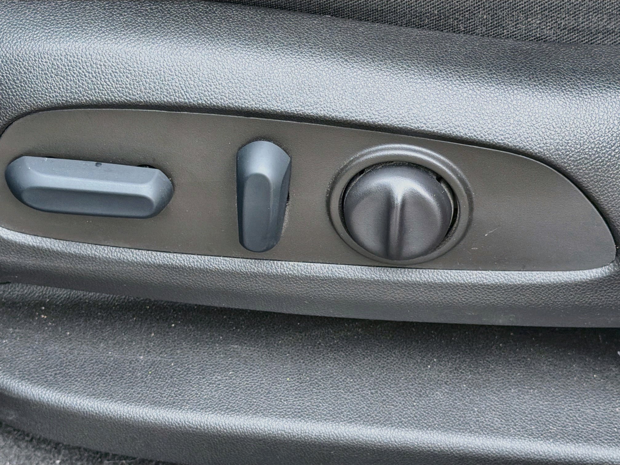 Used 2022 Blue Glow Metallic Chevrolet LT image 25