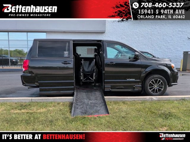 Pre-Owned 2015 Dodge Grand Caravan SXT 4D Passenger Van