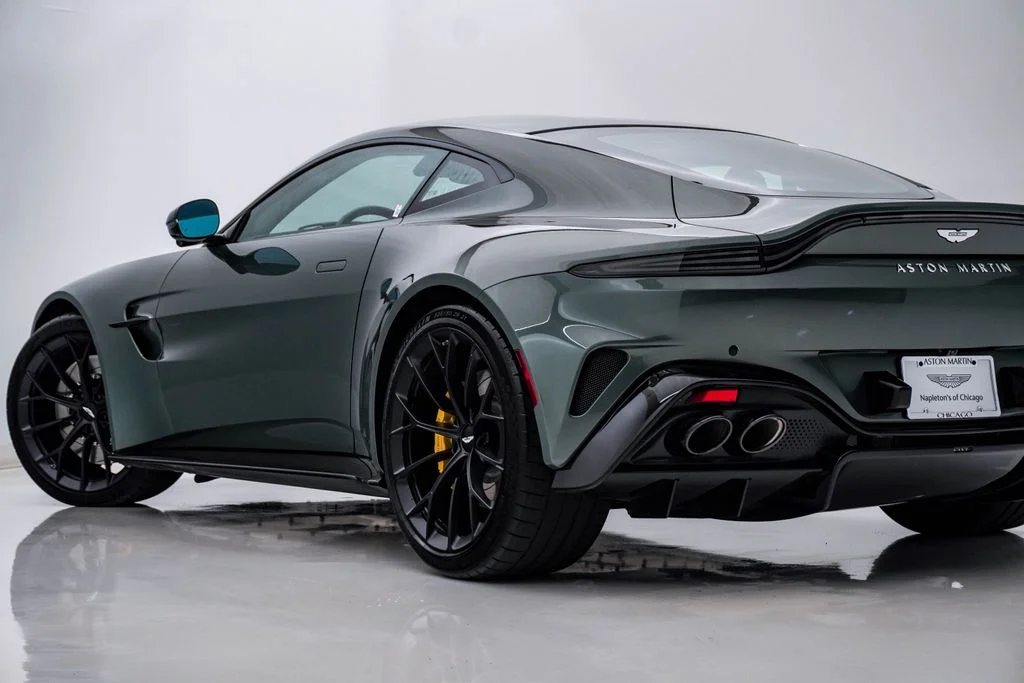 Used 2025 Q Chiltern Green Aston Martin Coupe image 9