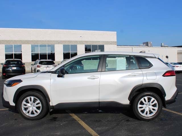 Used 2024 Pearl Toyota L image 7
