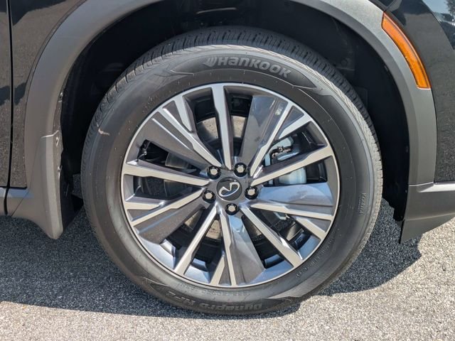 New 2027 MINERAL BLACK INFINITI Luxe FWD image 11