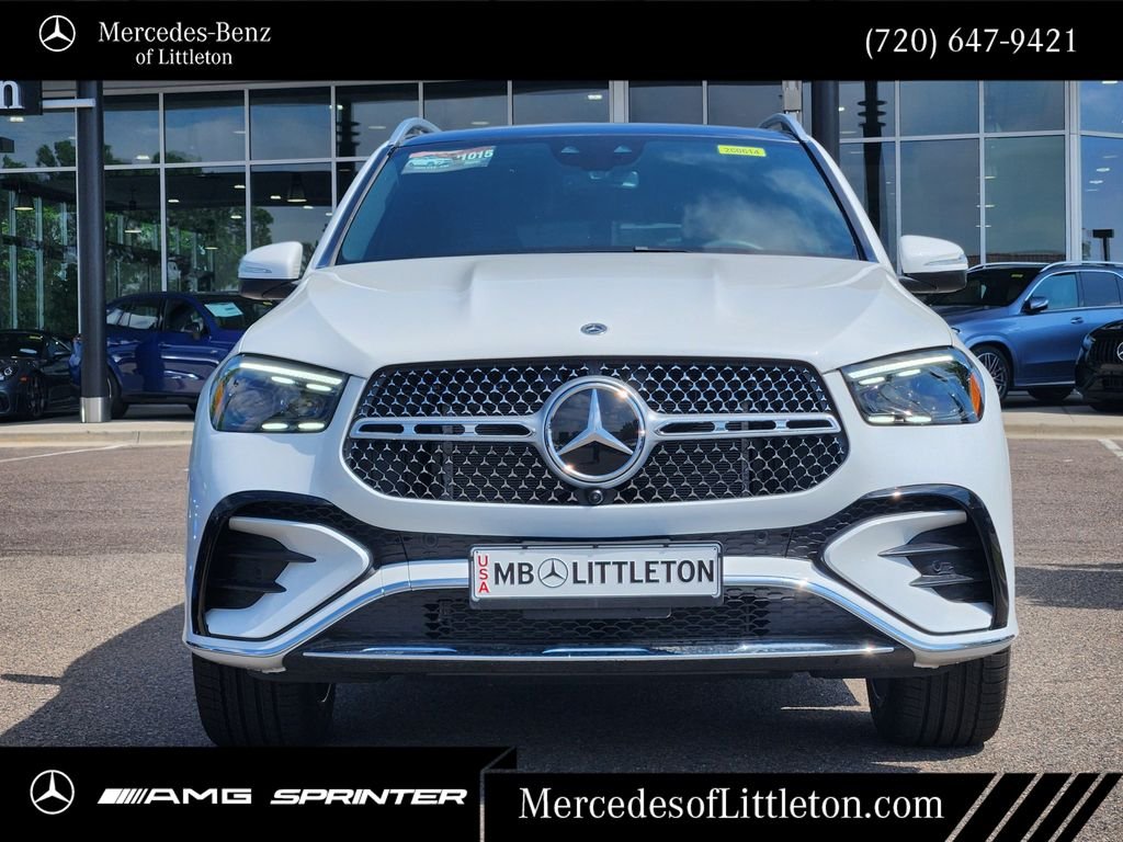 New 2026 MANUFAKTUR Moonlight White Metallic Mercedes-Benz GLE 450 image 2
