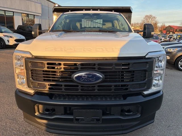 2026 Ford F-350 Super Duty Chassis Cab XL - Photo 9