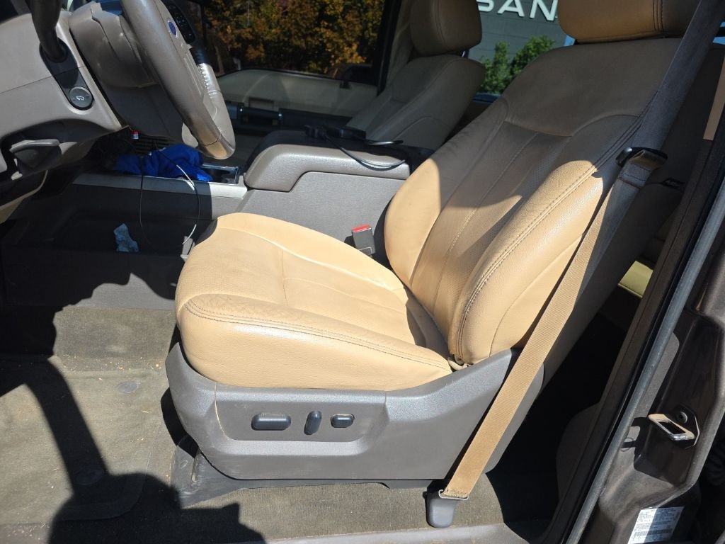 Used 2016 Brown Ford Lariat image 5