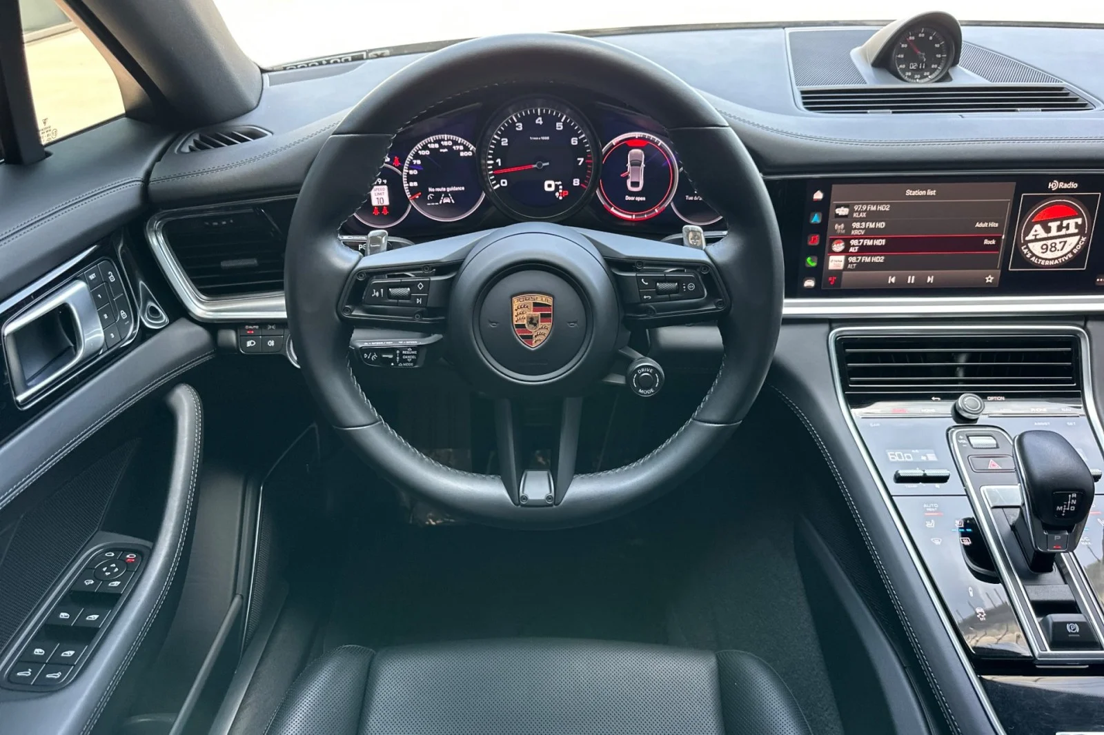 Used 2023 Chalk Porsche 4S image 14