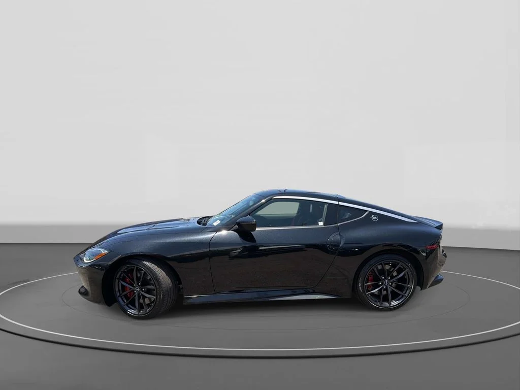 Used 2025 Black Diamond Pearl Nissan Performance image 3