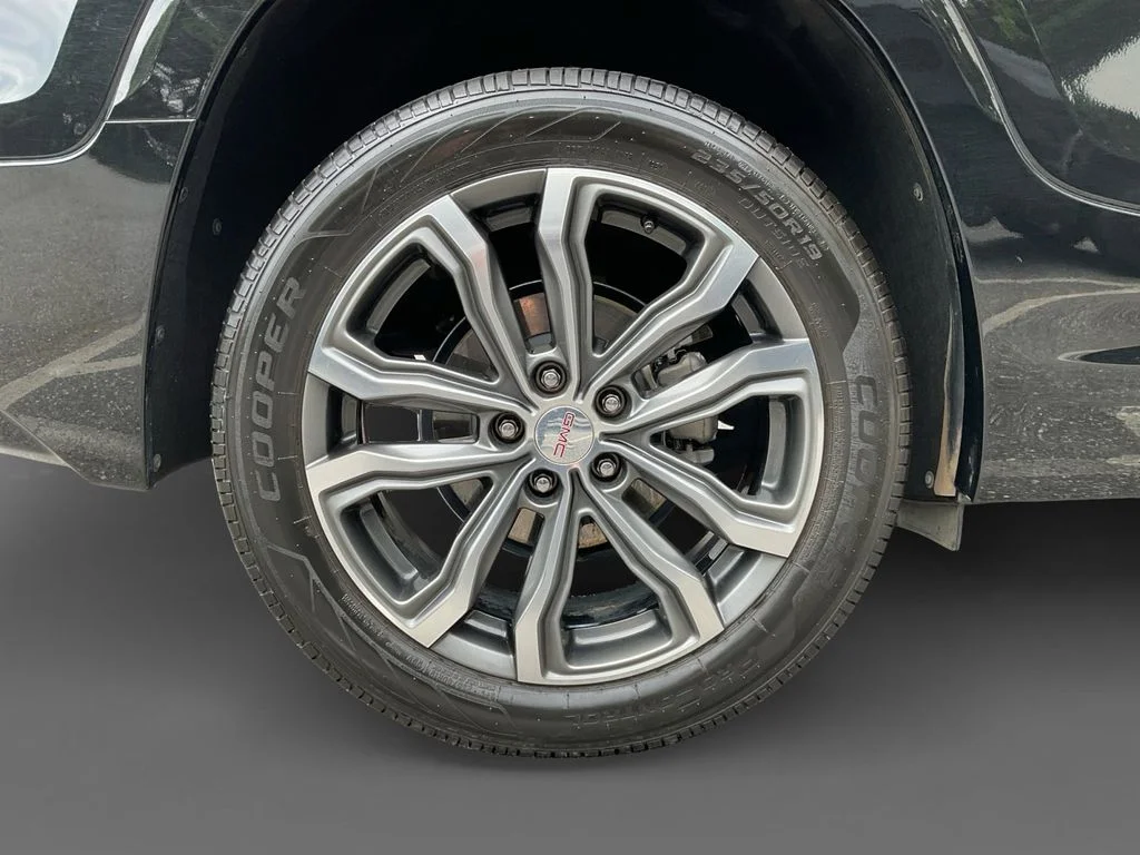 Used 2020 Black GMC Denali image 10