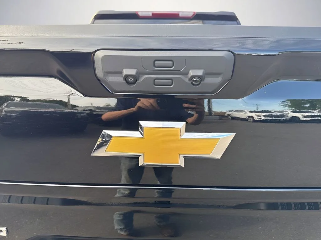 Used 2026 Black Chevrolet Custom image 31