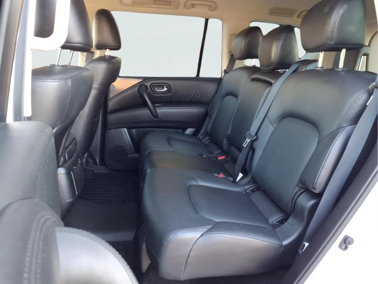 Used 2023  Nissan SV image 11